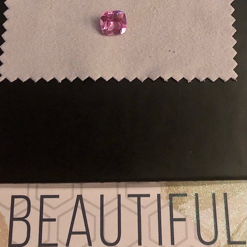 NWOT Rose quartz hem stone ❣️